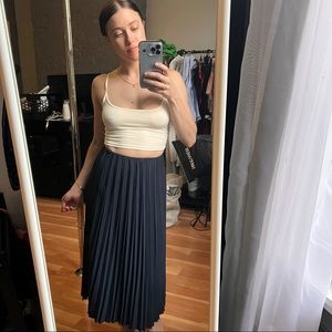Uniqlo Pleated Midi Skirt Navy Crepe XS/24